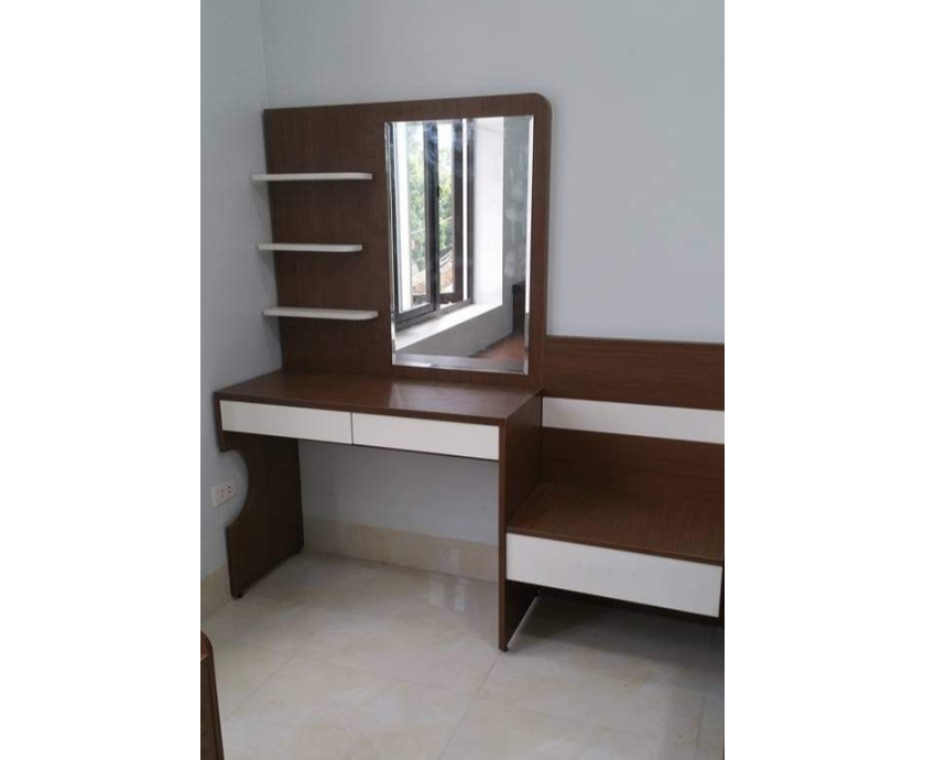 BÀN TRANG ĐIỂM M13